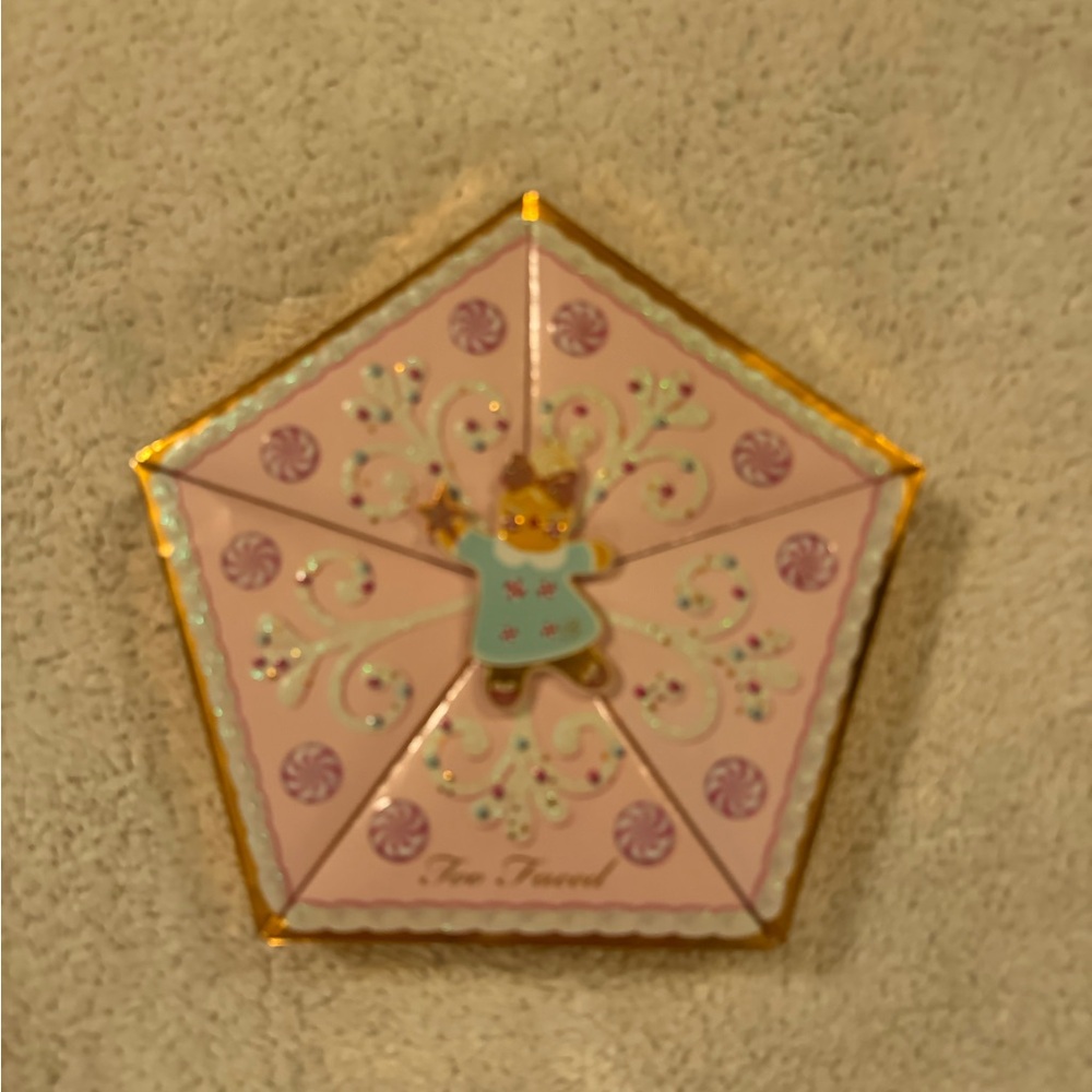 Too Faced Limited Edition Gingerbread Girl Holiday Palette